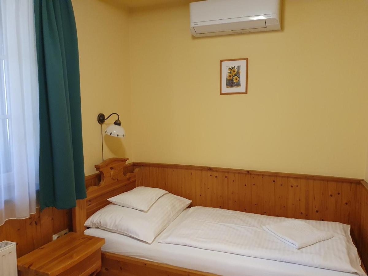 Hotel Bozi Rozi Panzio Fertőboz Exteriér fotografie